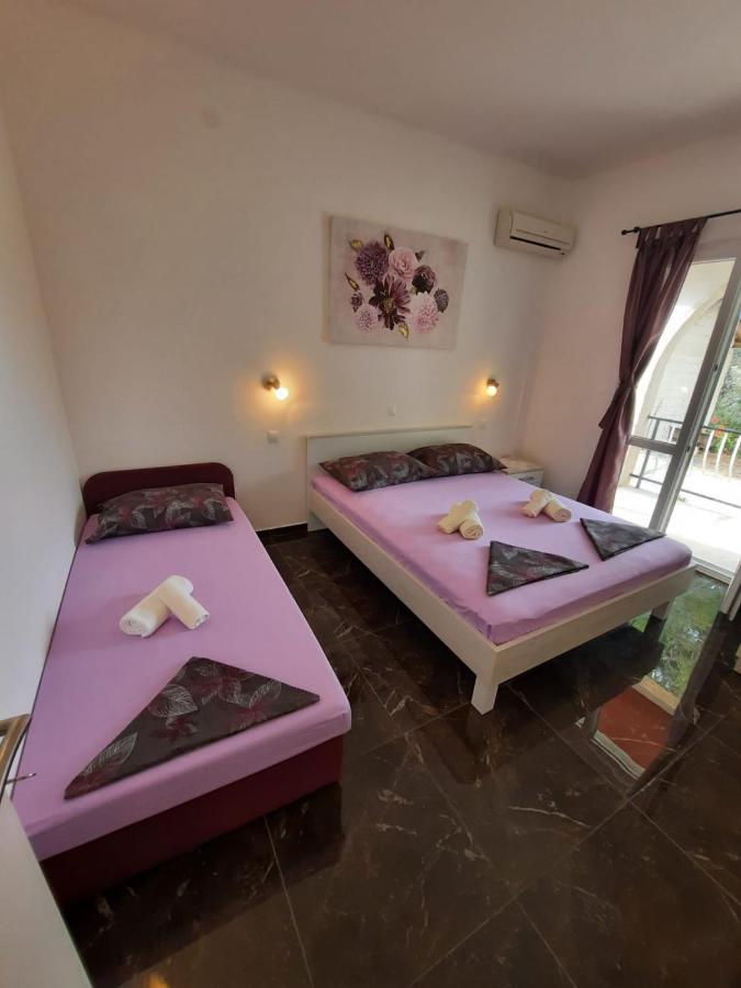 Apartments Pitarevic Saplunara Exterior photo