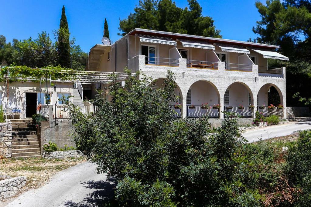 Apartments Pitarevic Saplunara Exterior photo