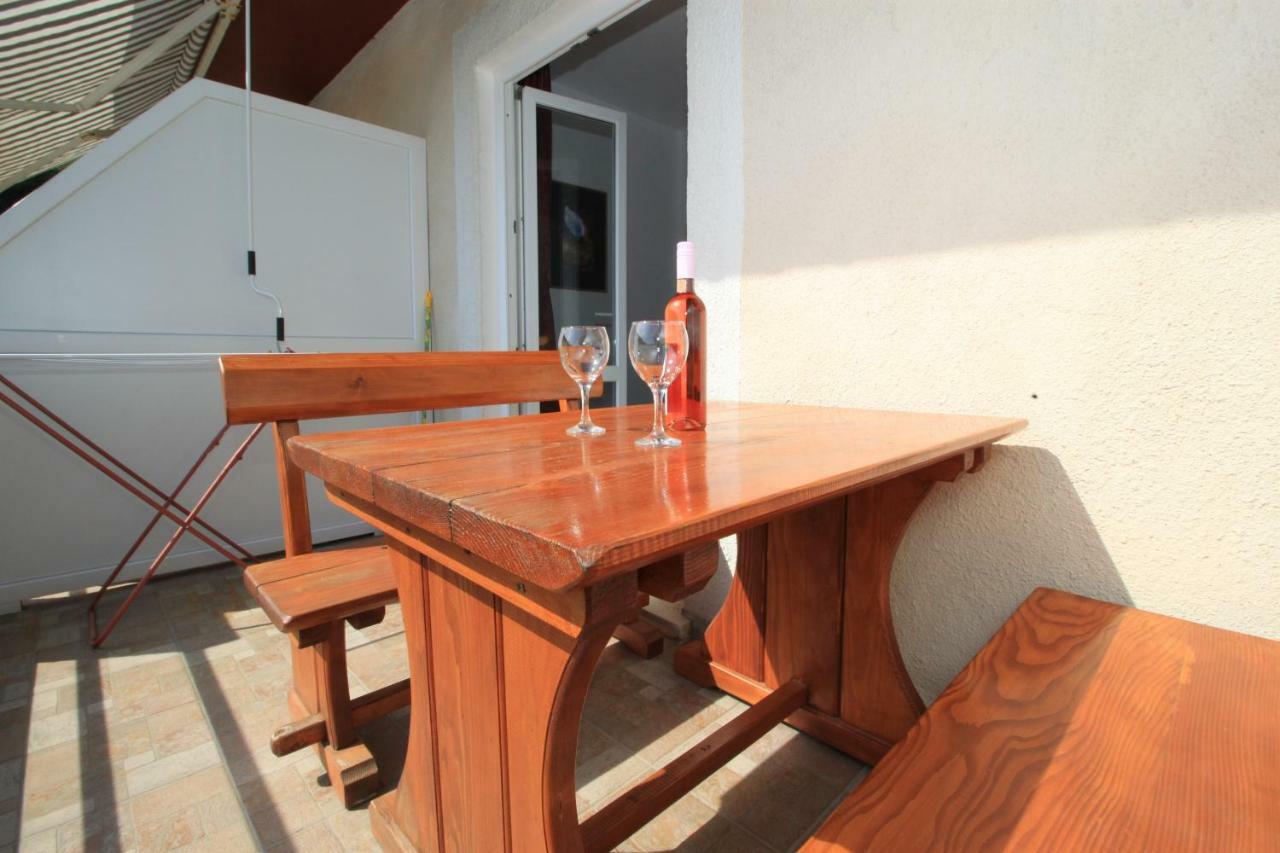 Apartments Pitarevic Saplunara Exterior photo